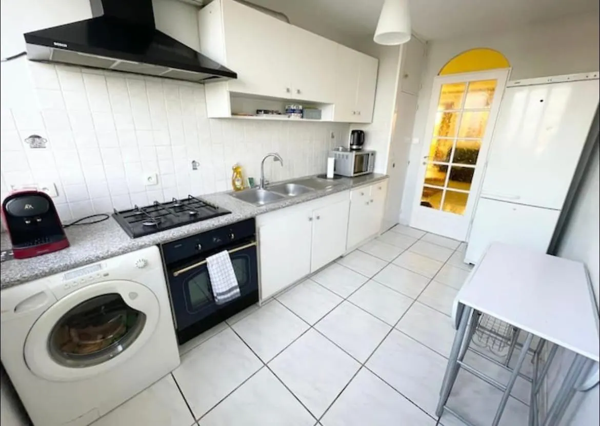 Spacious &Nice Apartment With Balcony And Parking Villeurbanne