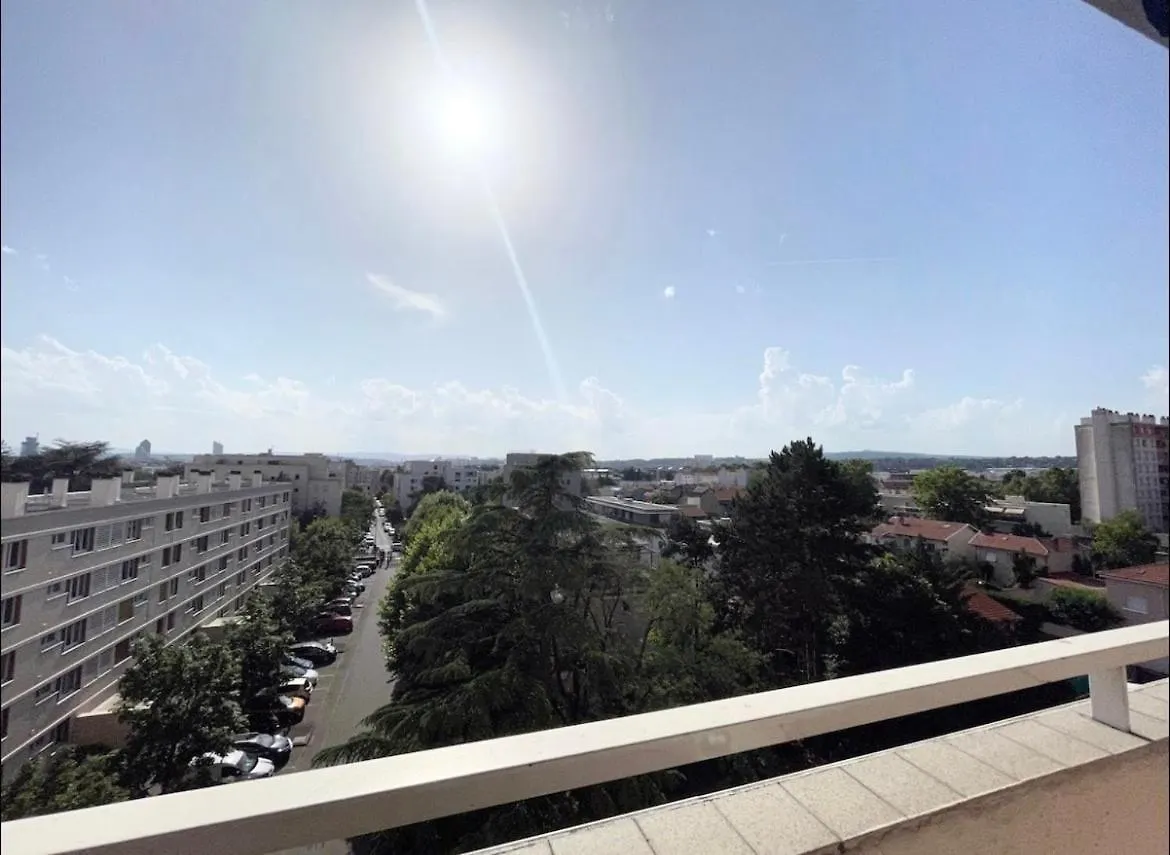 Spacious &Nice Apartment With Balcony And Parking Villeurbanne France